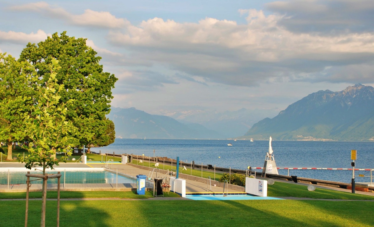 View of Lake Geneva from Pully Plage