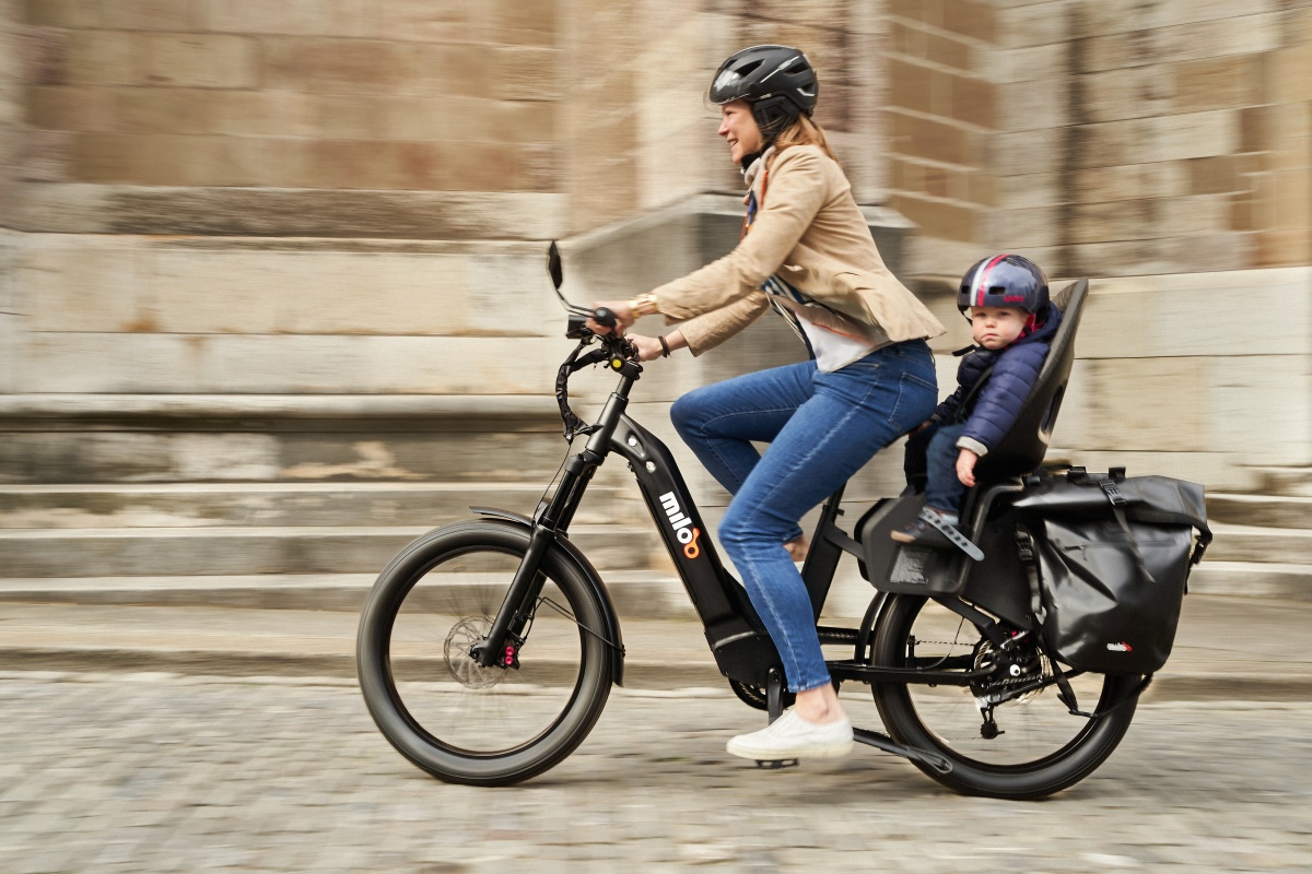 miloo bike cargo with child