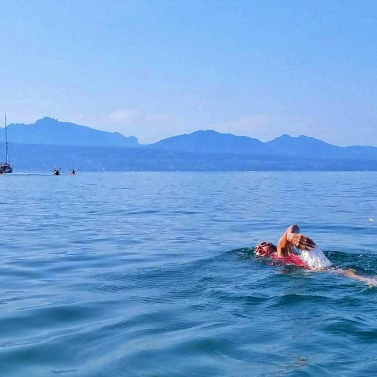 swimmer in lac leman